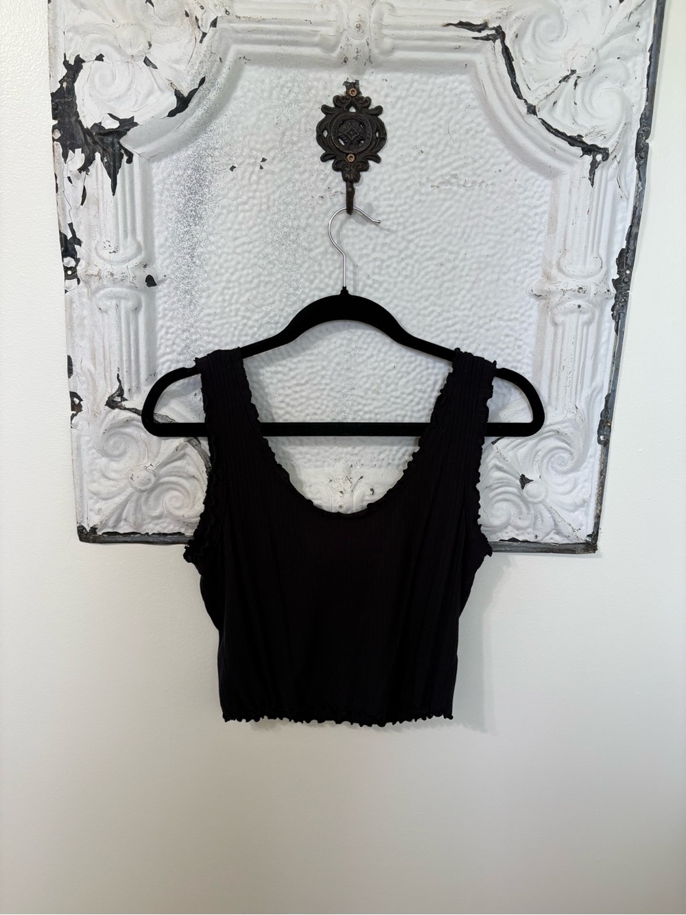 Black crop tank